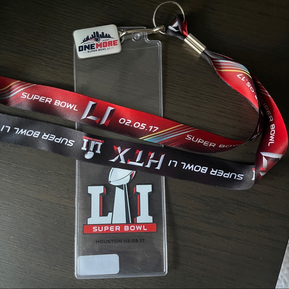 Super Bowl LI Patriots bundle: lanyard+sleeve+pin